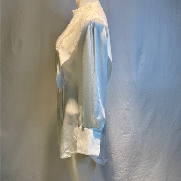 BCBGMaxAzria Classic White Top - Picture 5 of 16